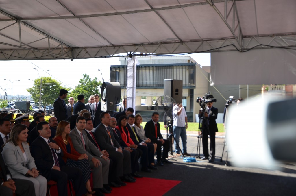 Acto de entrega de viviendas en el Palacio de Gobierno