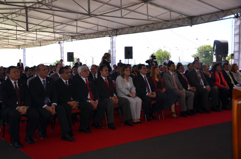 Acto de entrega de viviendas en el Palacio de Gobierno