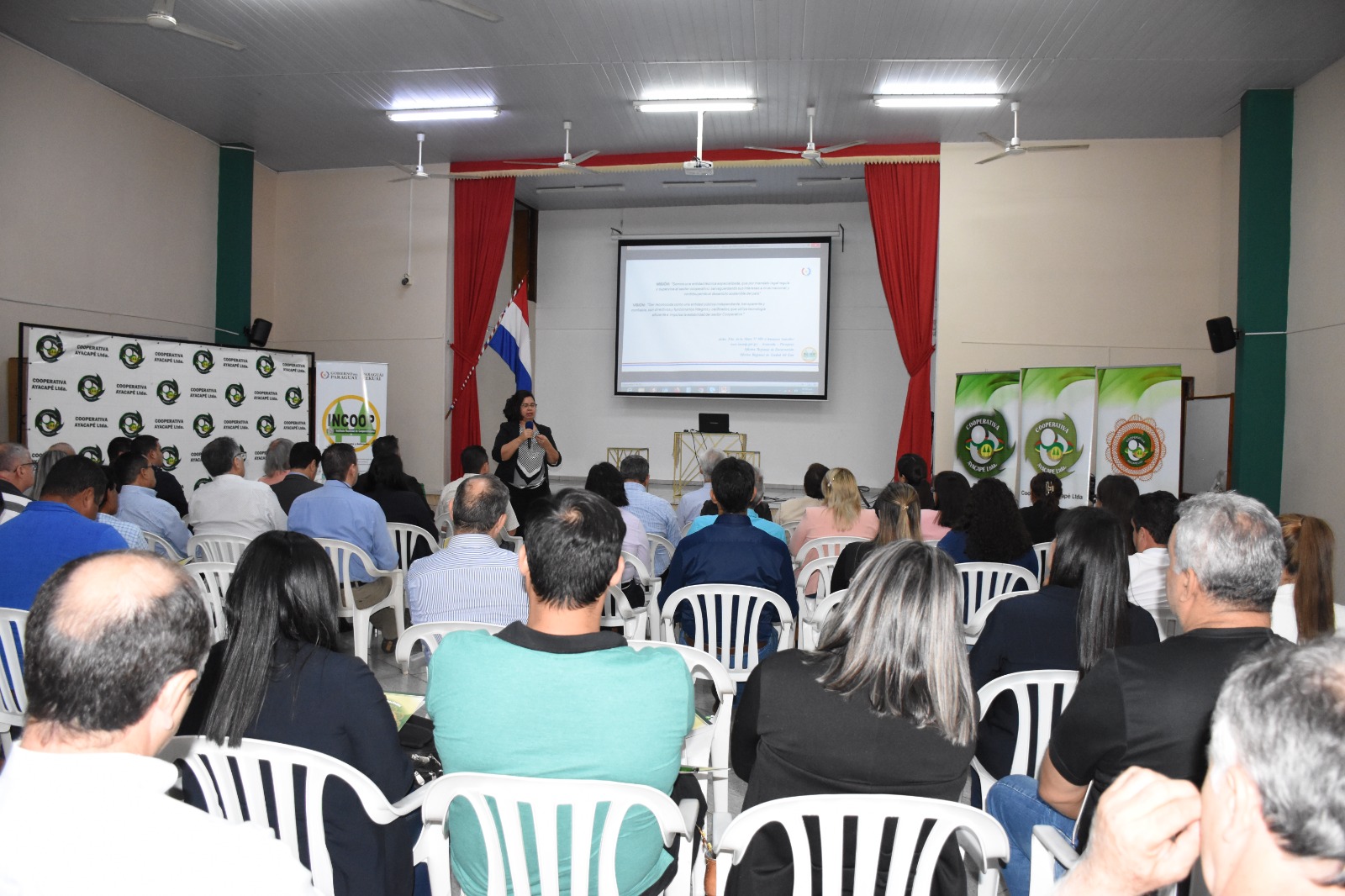 3ª JORNADA DE CAPACITACIÓN Y ACTUALIZACIÓN EN COOPERATIVAS Participantes de cooperativas de la zona (1)