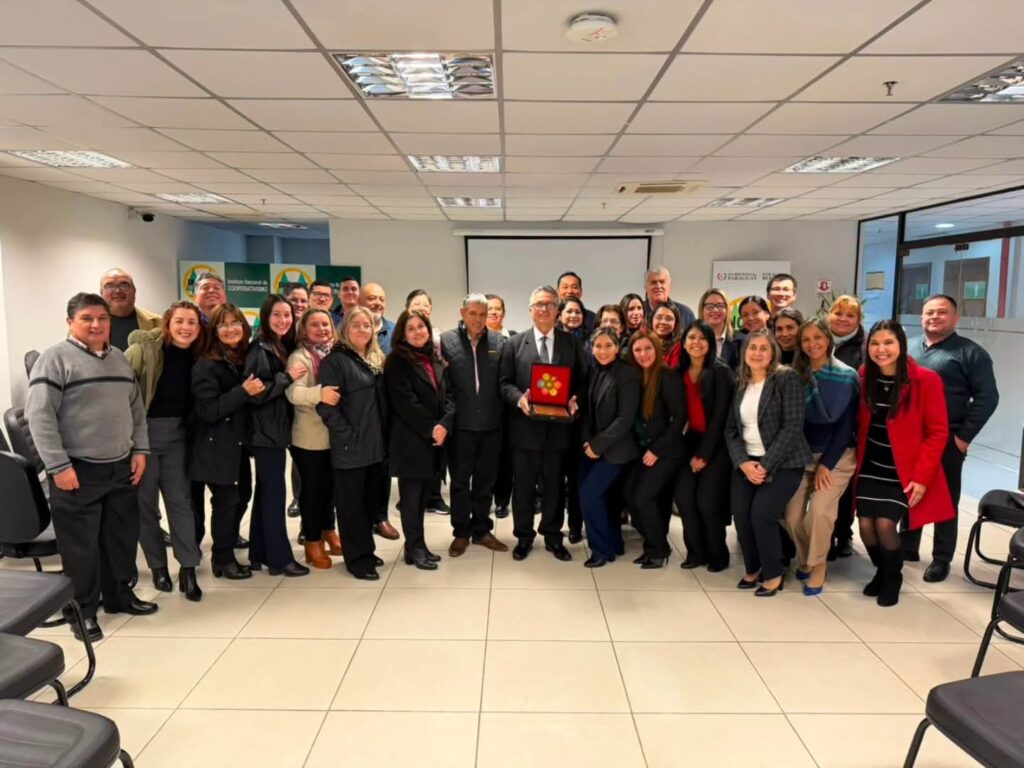 Homenaje y reconocimiento por jubilación de Fulgencio Ortiz Villalba, funcionario INCOOP.